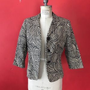 Cream and black 3/4 sleeve pattern blazer